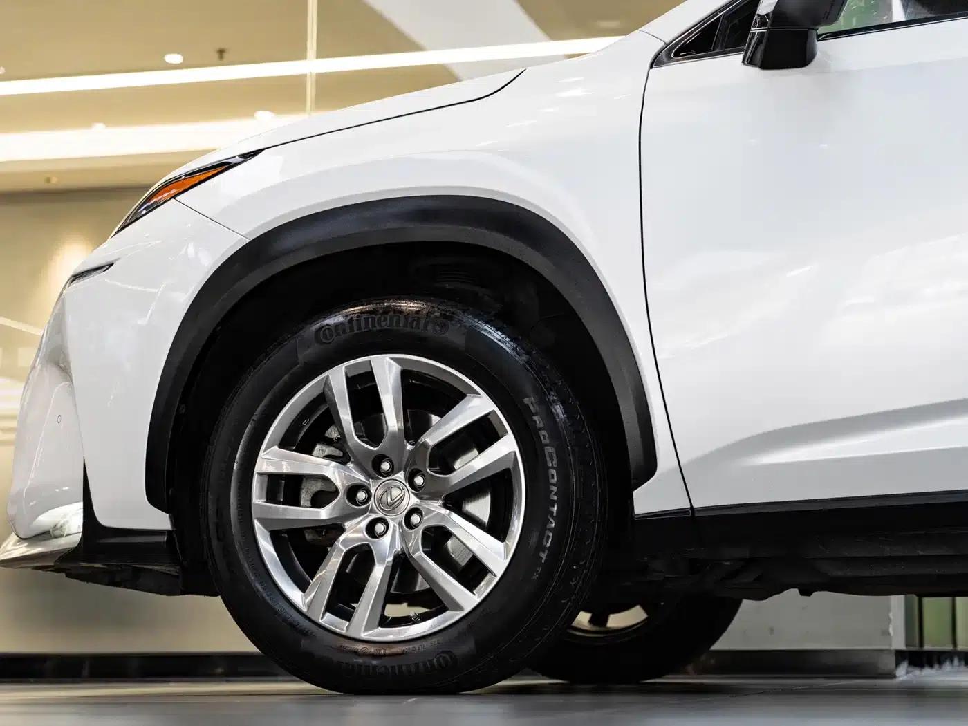 Lexus NX 2015 200t AWD Sport Edition — миниатюра 8