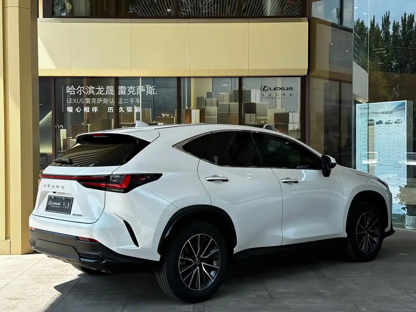 Lexus NX 2023 350h Front-Wheel Drive Skyactiv Edition — миниатюра 4