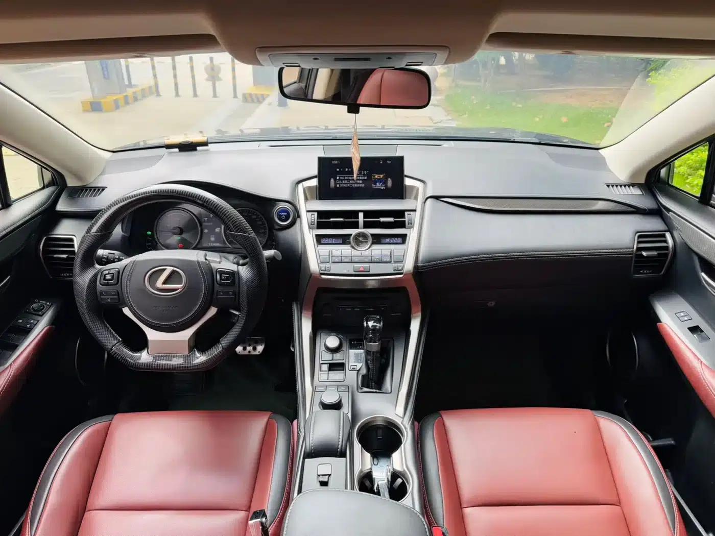 Lexus NX 2017 300h FWD Sport Edition — миниатюра 14