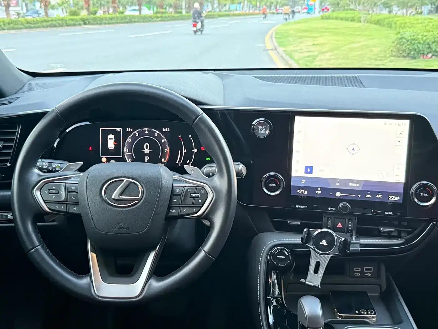 Lexus NX 2023 260 AWD Skyactiv Edition — миниатюра 12