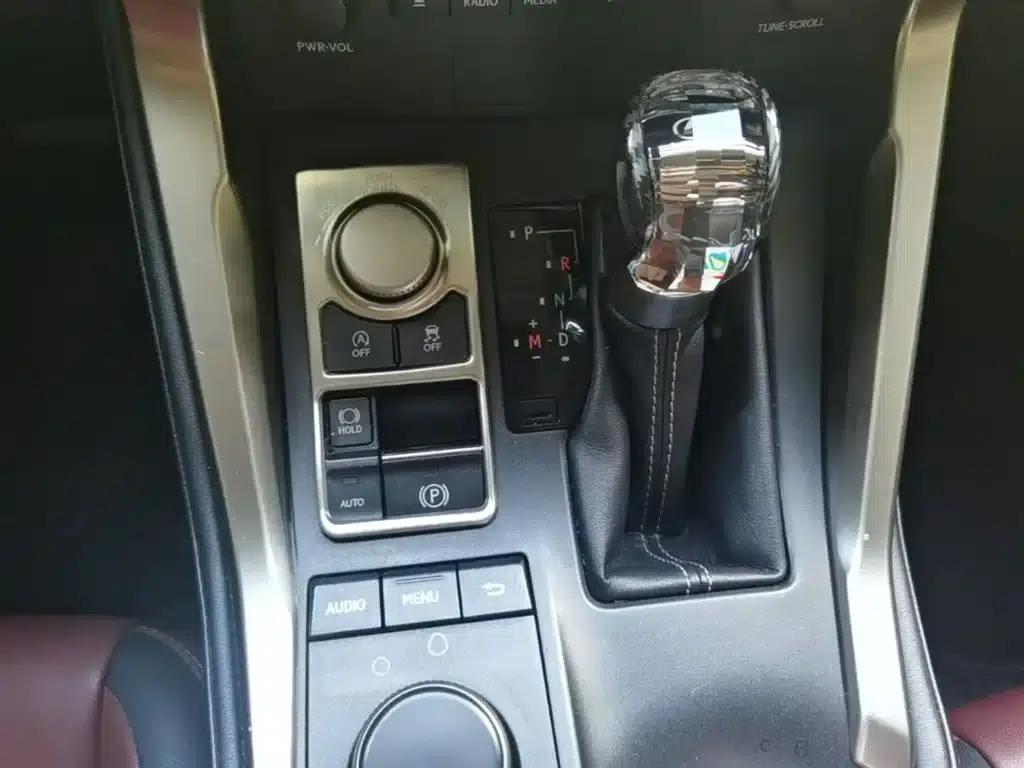 Lexus NX 2015 200 AWD Sport Edition — миниатюра 21