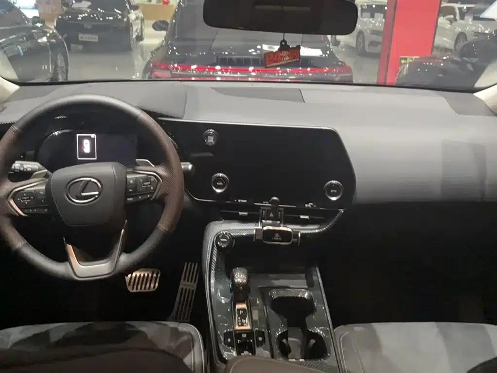 Lexus NX 2024 260 AWD Skyactiv Edition — миниатюра 16