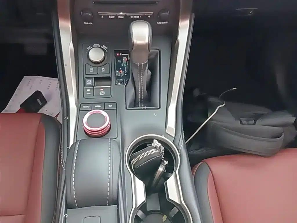 Lexus NX 2015 200t AWD Sport Edition — миниатюра 14