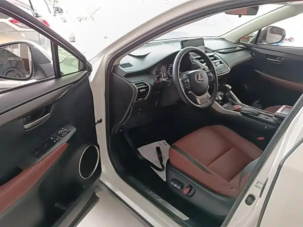 Lexus NX 2015 200t AWD Sport Edition — миниатюра 16