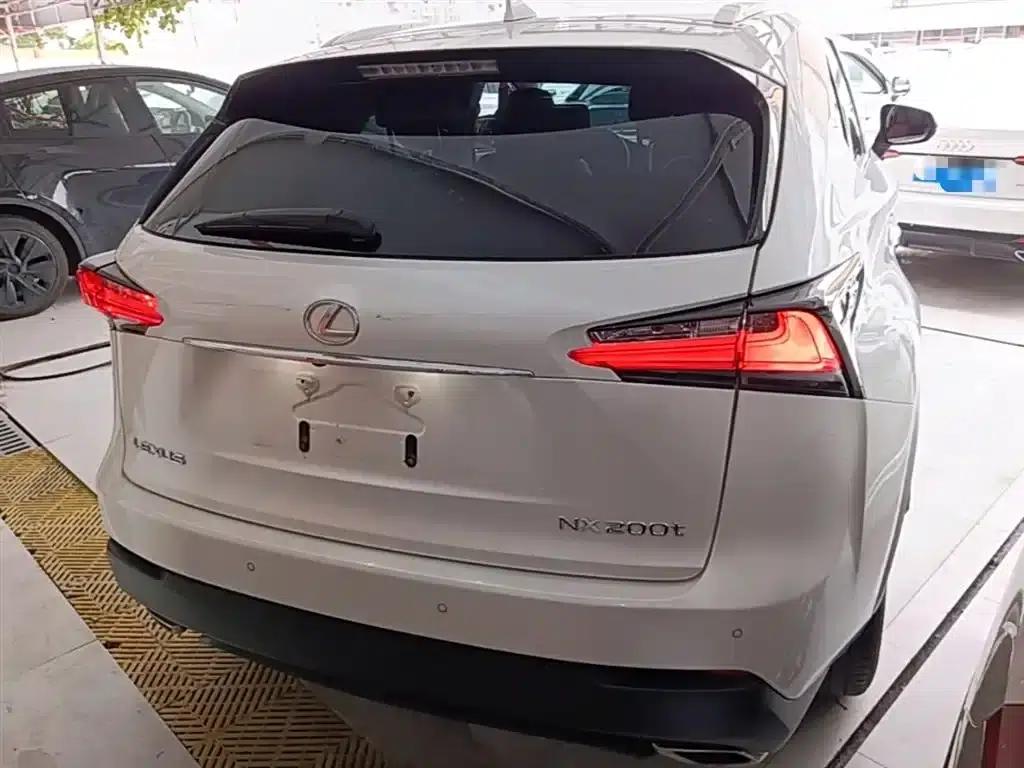 Lexus NX 2015 200t AWD Sport Edition — миниатюра 6