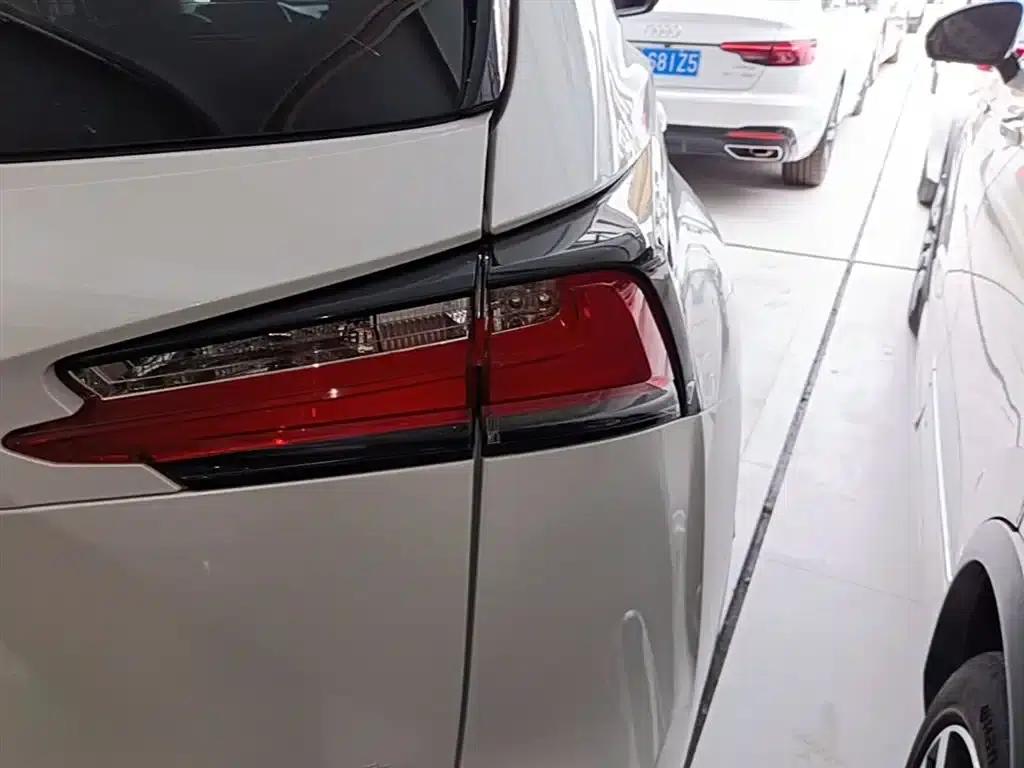 Lexus NX 2015 200t AWD Sport Edition — миниатюра 8