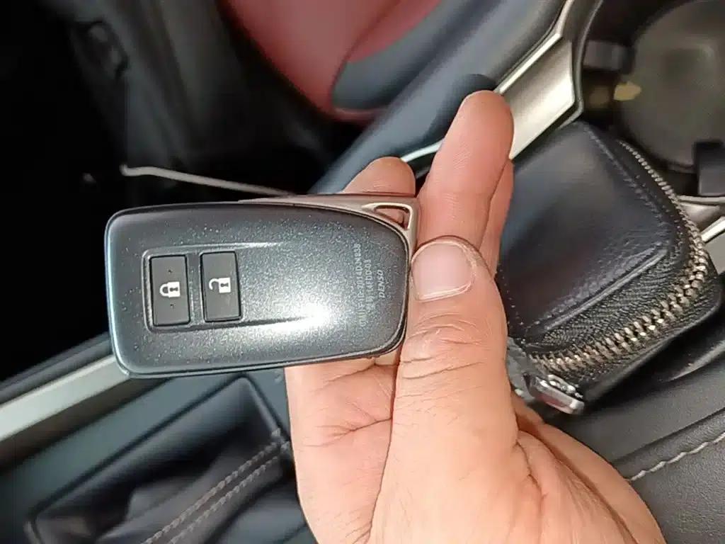 Lexus NX 2015 200t AWD Sport Edition — миниатюра 9