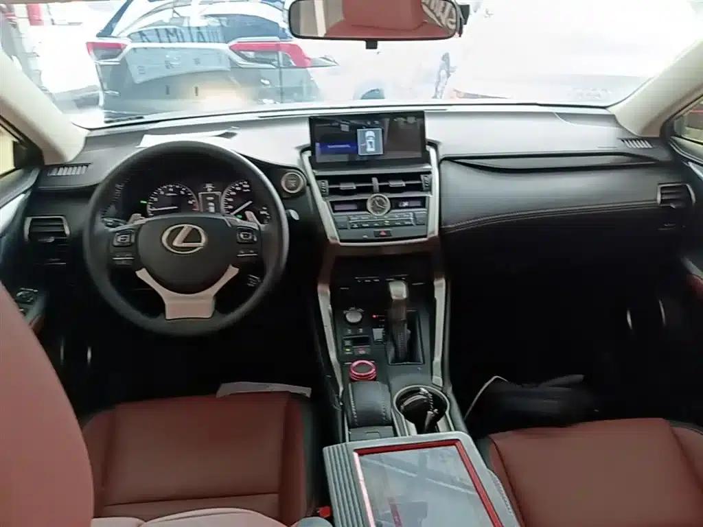 Lexus NX 2015 200t AWD Sport Edition — миниатюра 10