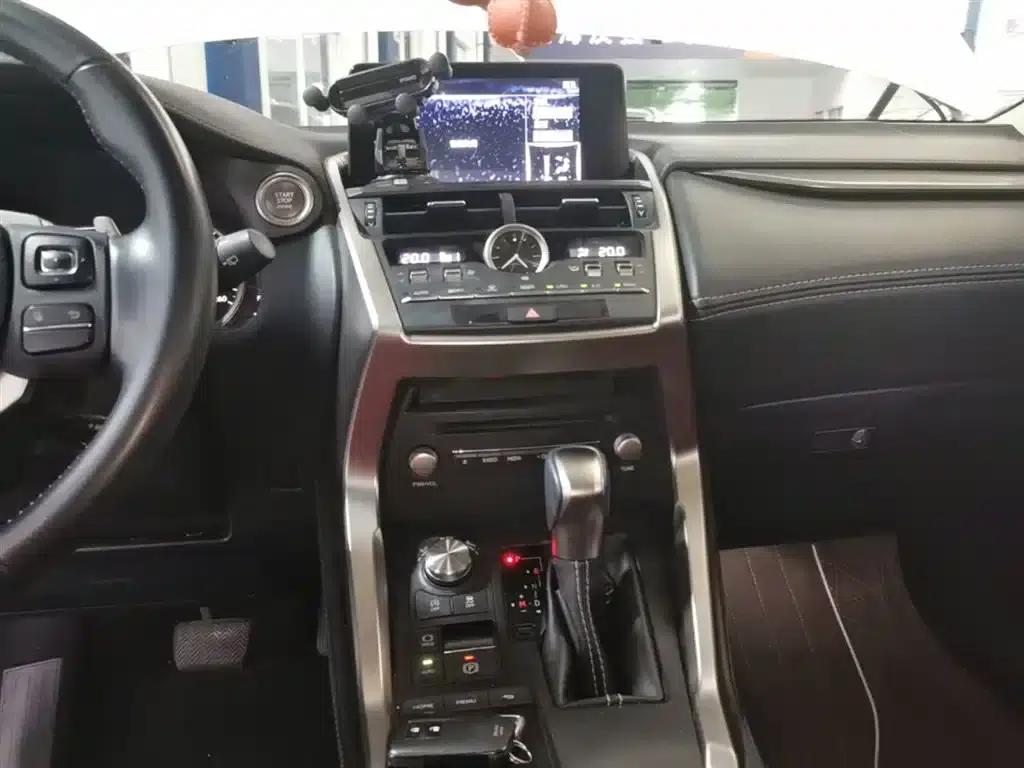 Lexus NX 2020 200 FWD Sport Edition (China VI Emission Standard) — миниатюра 13