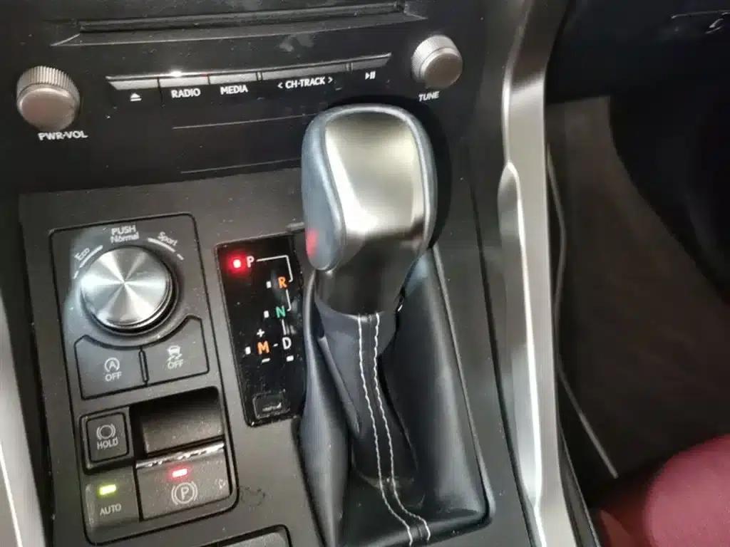 Lexus NX 2020 200 FWD Sport Edition (China VI Emission Standard) — миниатюра 14