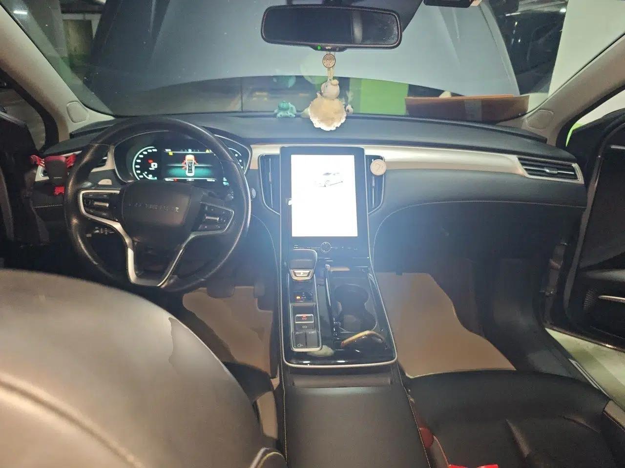 Roewe i6 MAX 2020 300TGI Automatic Supreme Edition with Cool Sunroof and Advanced Driving Features — миниатюра 10
