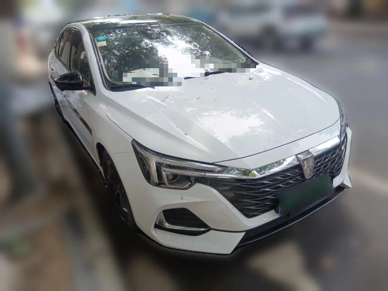 Roewe i6 MAX 2020 300TGI Automatic Supreme Edition with Cool Sunroof and Advanced Driving Features — миниатюра 3