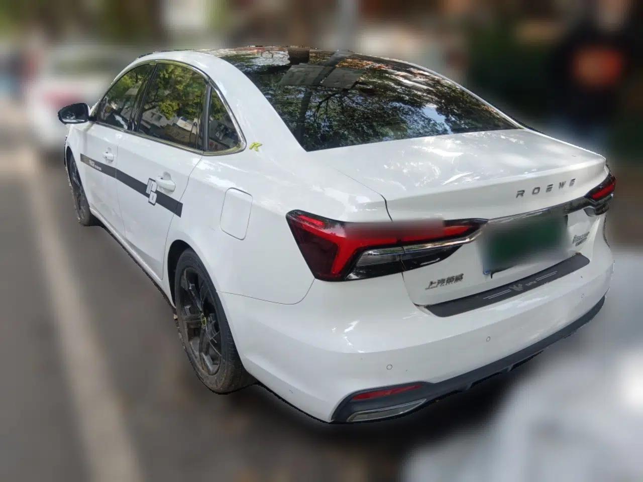 Roewe i6 MAX 2020 300TGI Automatic Supreme Edition with Cool Sunroof and Advanced Driving Features — миниатюра 4