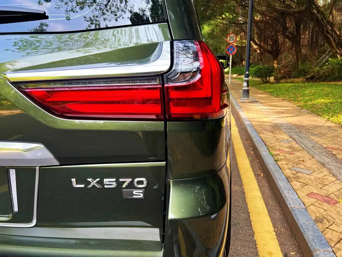 Lexus LX 2021 570 Middle East Limited Edition — миниатюра 16