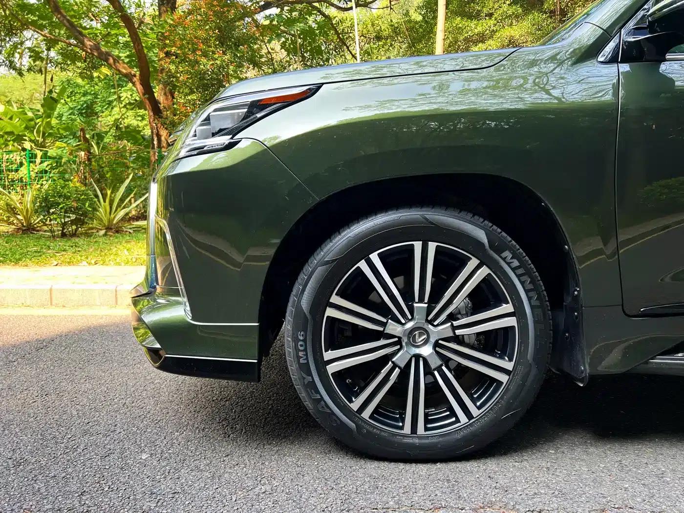 Lexus LX 2021 570 Middle East Limited Edition — миниатюра 17