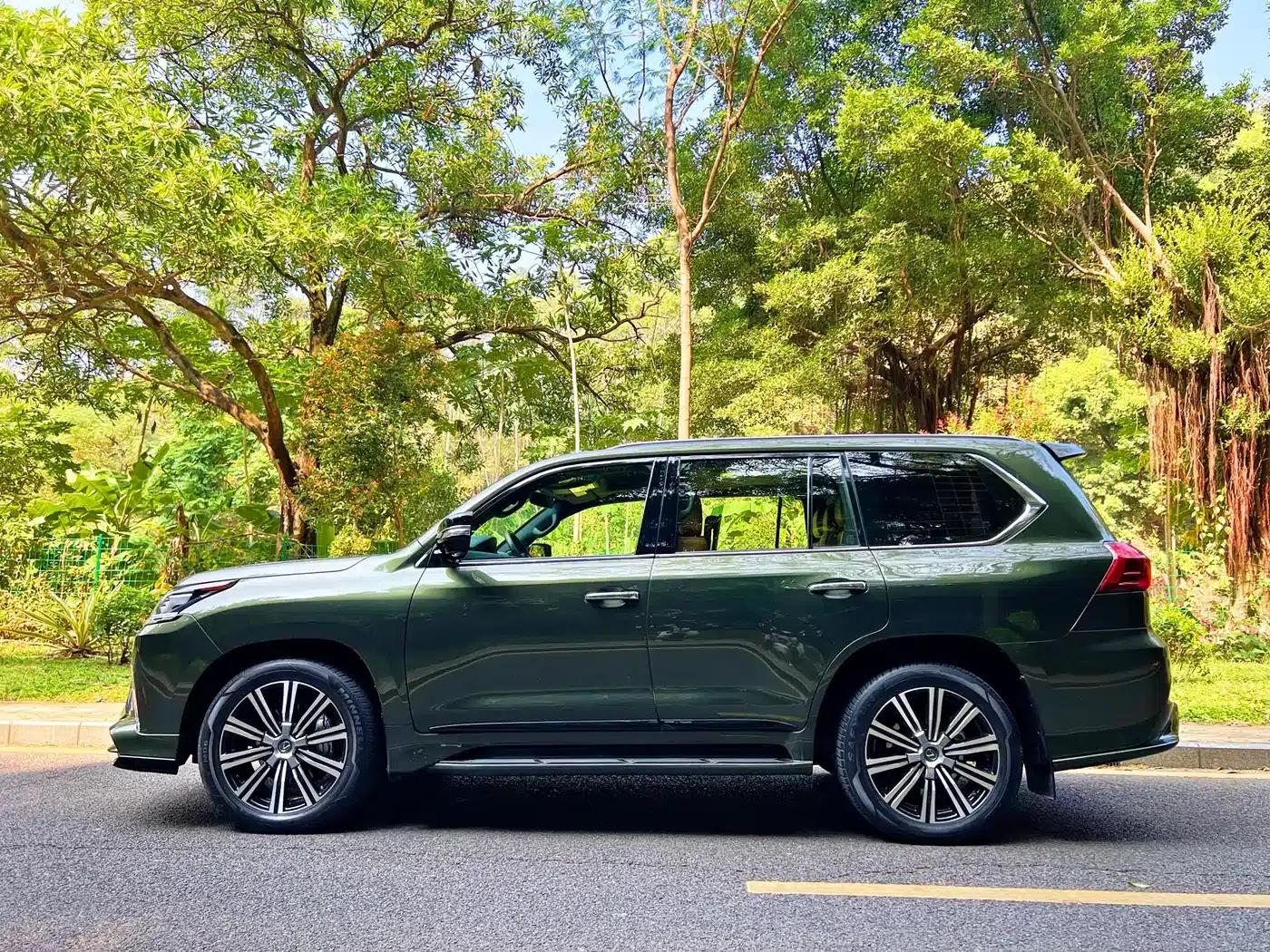 Lexus LX 2021 570 Middle East Limited Edition — миниатюра 21