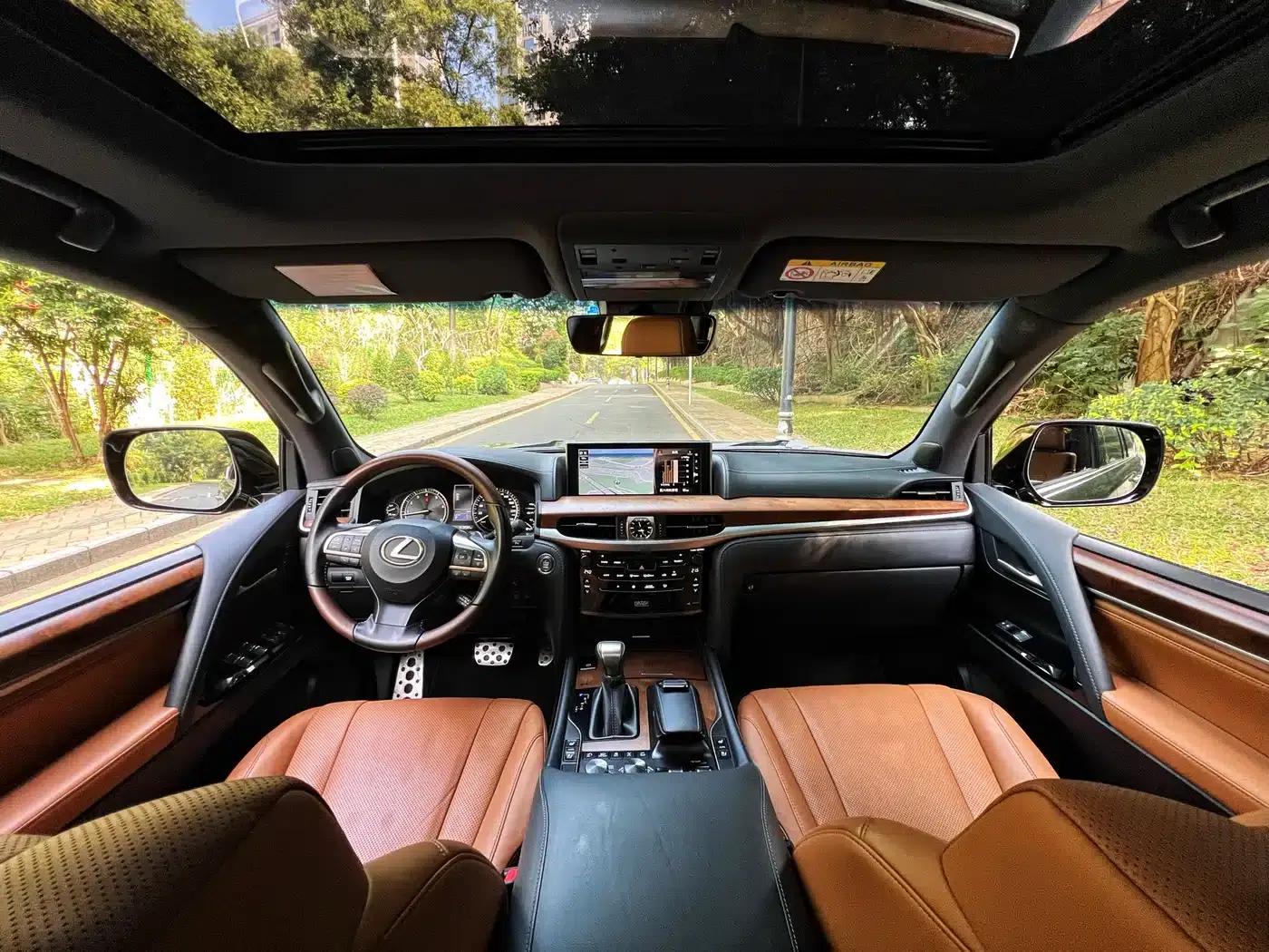 Lexus LX 2021 570 Middle East Limited Edition — миниатюра 4
