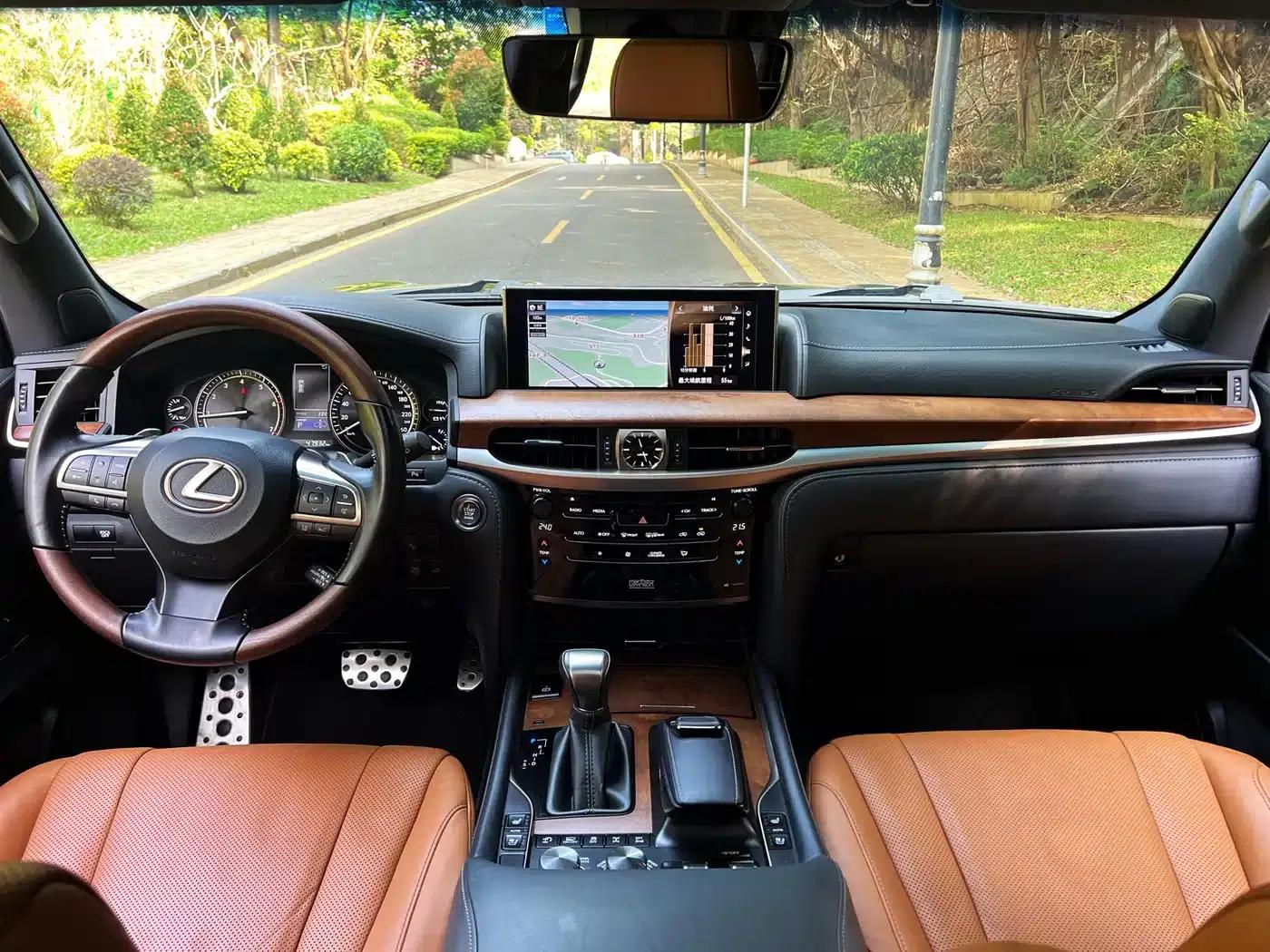 Lexus LX 2021 570 Middle East Limited Edition — миниатюра 5