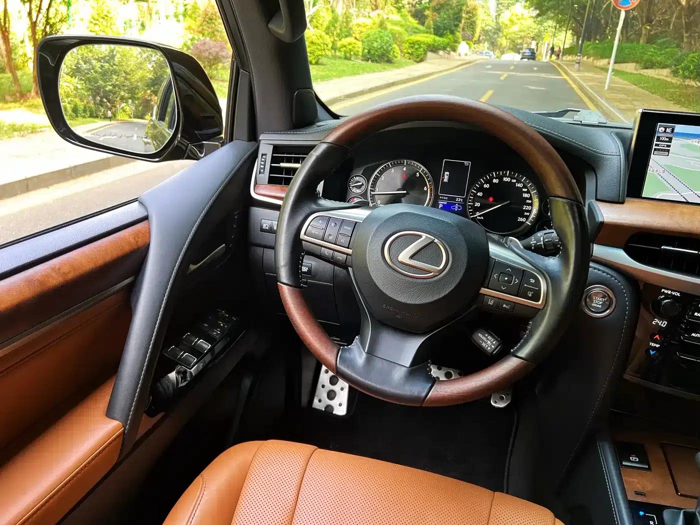 Lexus LX 2021 570 Middle East Limited Edition — миниатюра 7
