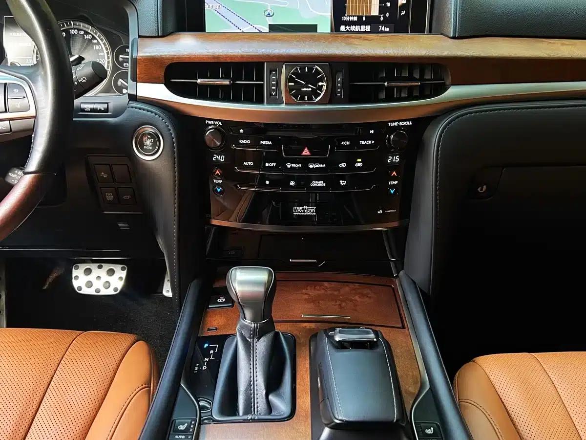 Lexus LX 2021 570 Middle East Limited Edition — миниатюра 9