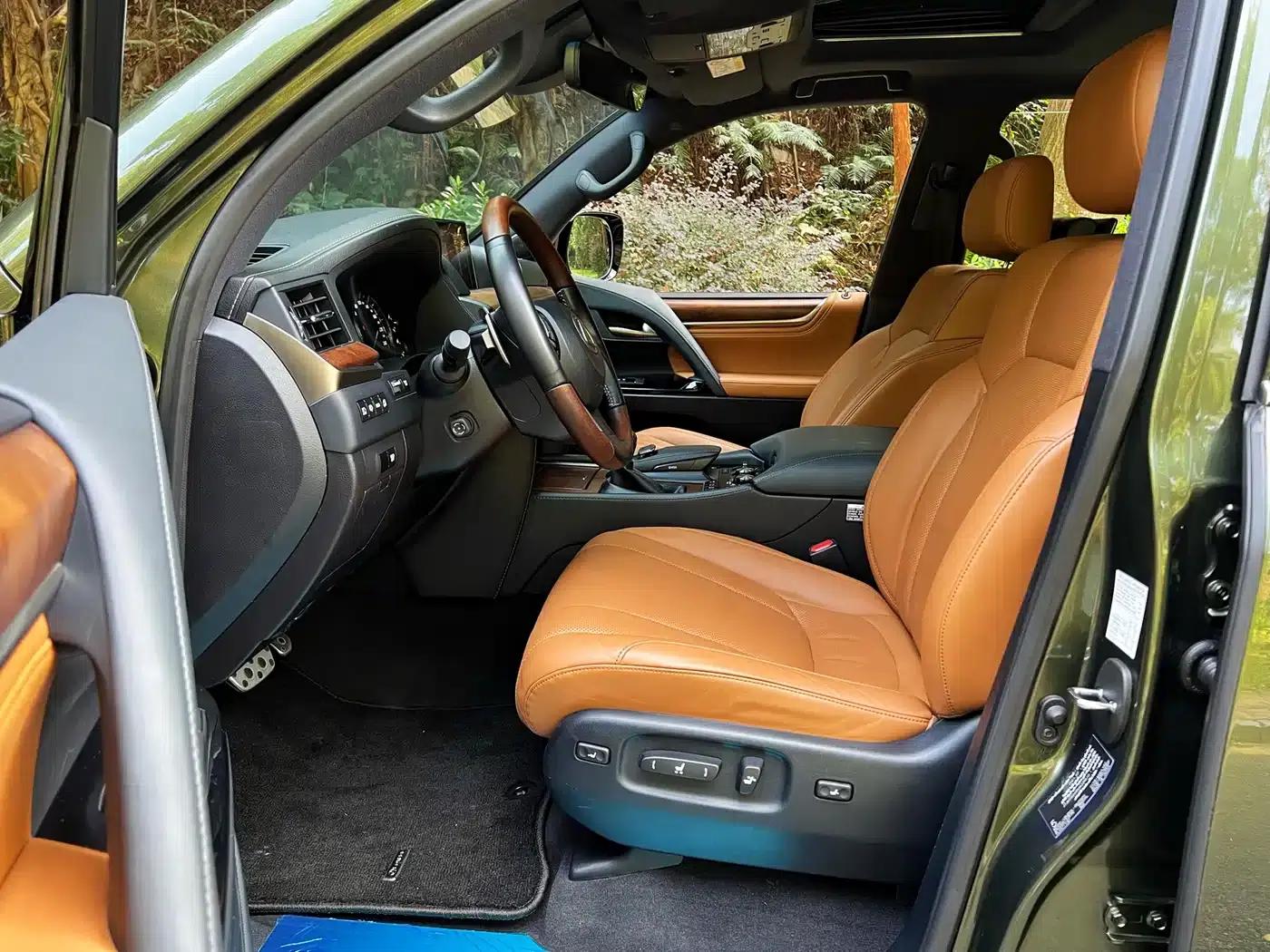 Lexus LX 2021 570 Middle East Limited Edition — миниатюра 10