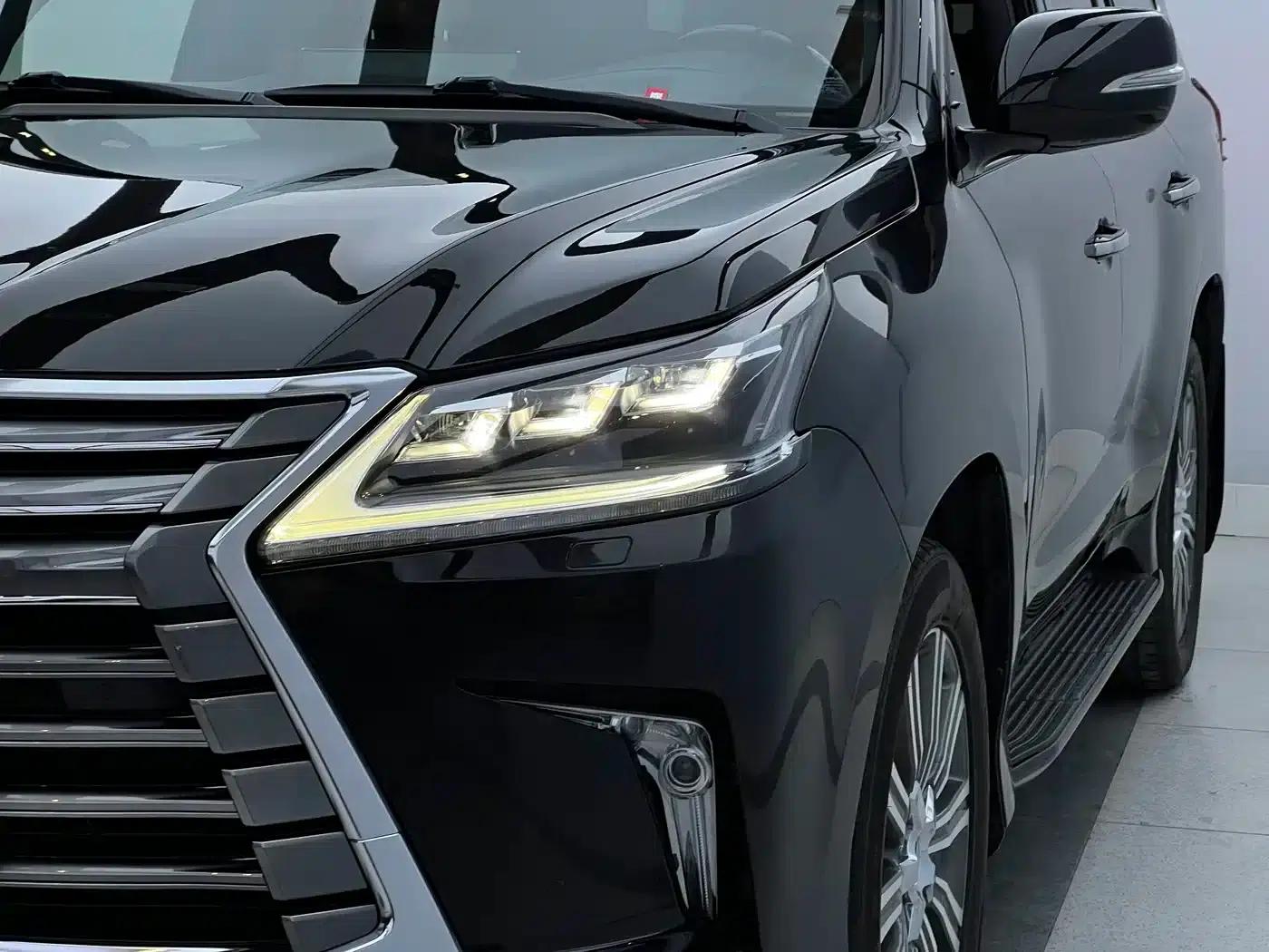 2016 Lexus LX 570 Premium Luxury Edition — миниатюра 6