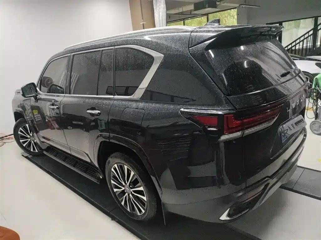 Lexus LX 2025 700h Territory Edition — миниатюра 3