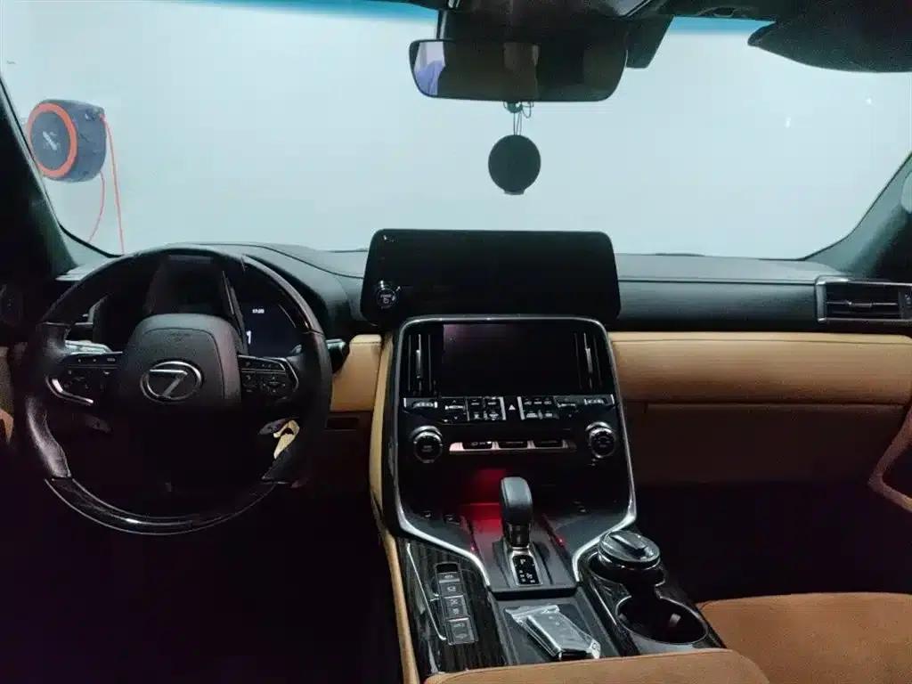 Lexus LX 2025 700h Territory Edition — миниатюра 7