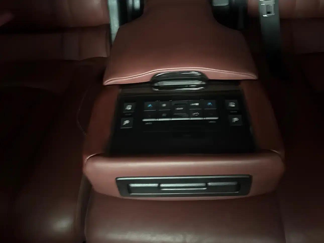 2016 Lexus LX 570 Dynamic Luxury Edition — миниатюра 14