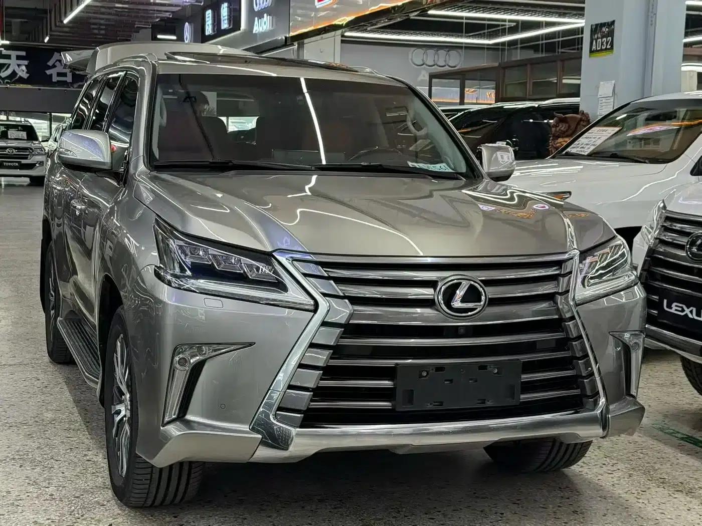 2016 Lexus LX 570 Dynamic Luxury Edition — миниатюра 1