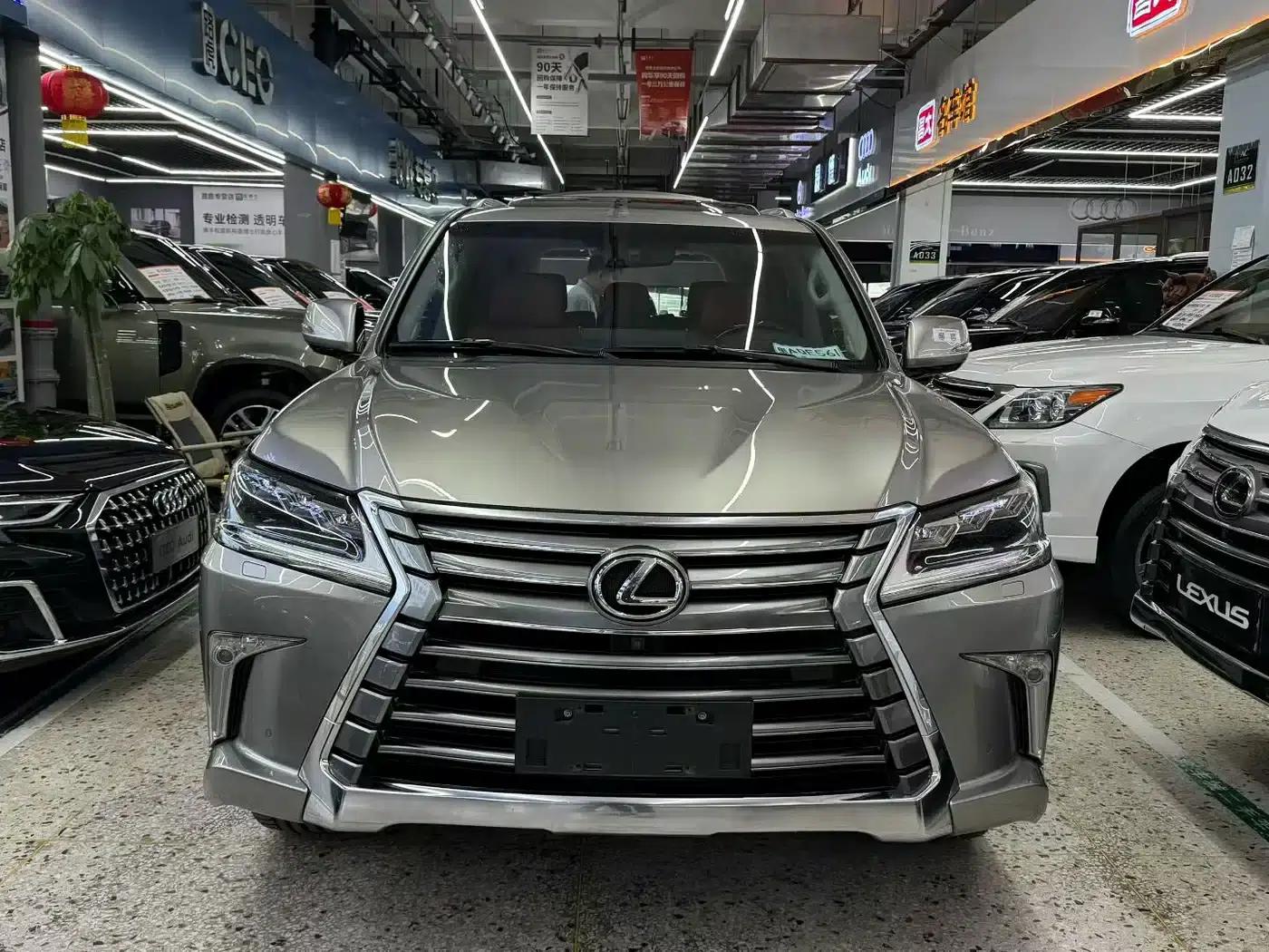 2016 Lexus LX 570 Dynamic Luxury Edition — миниатюра 2