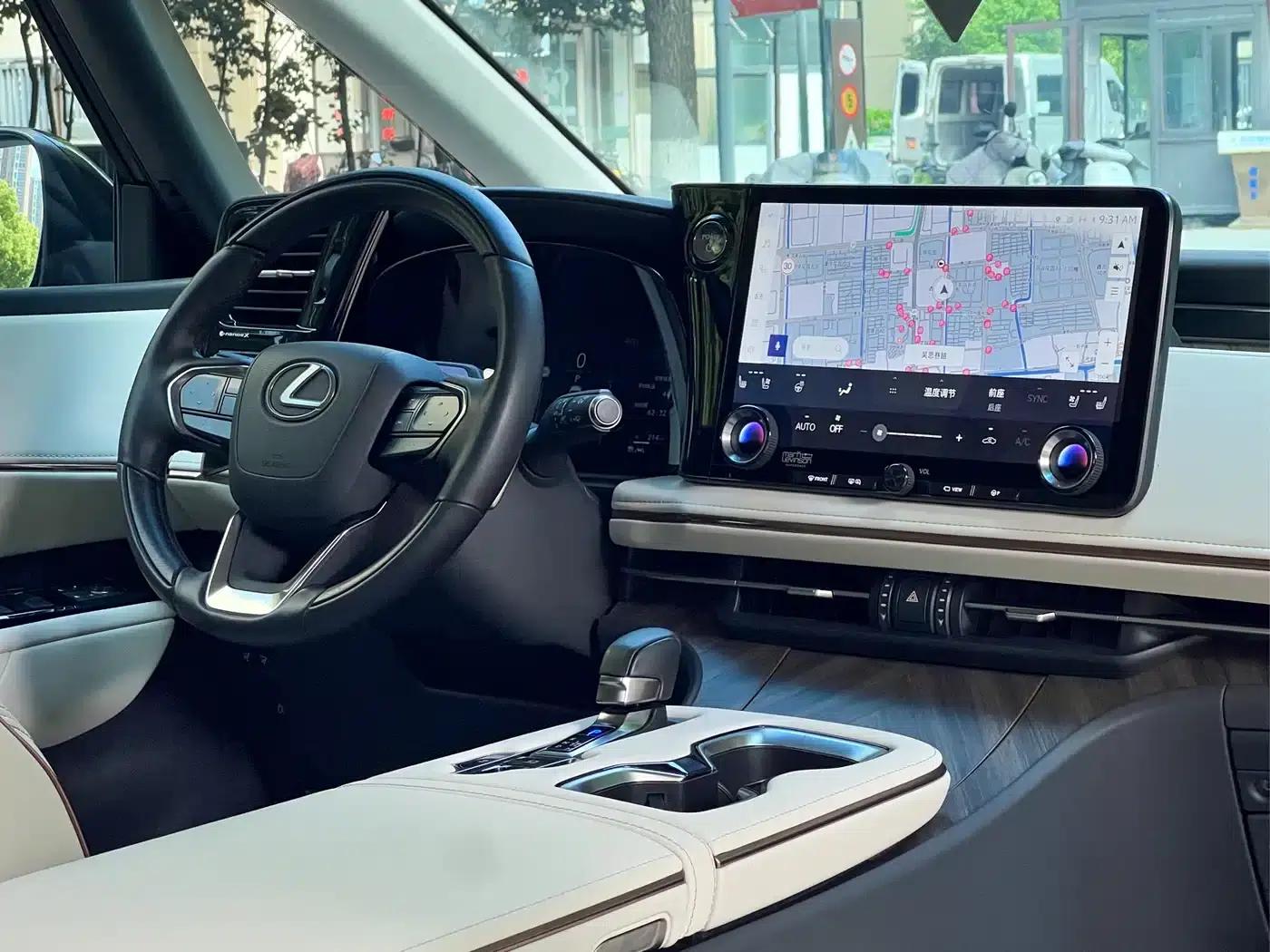 Lexus LM 2023 500h Six-Seat Premium Edition — миниатюра 16