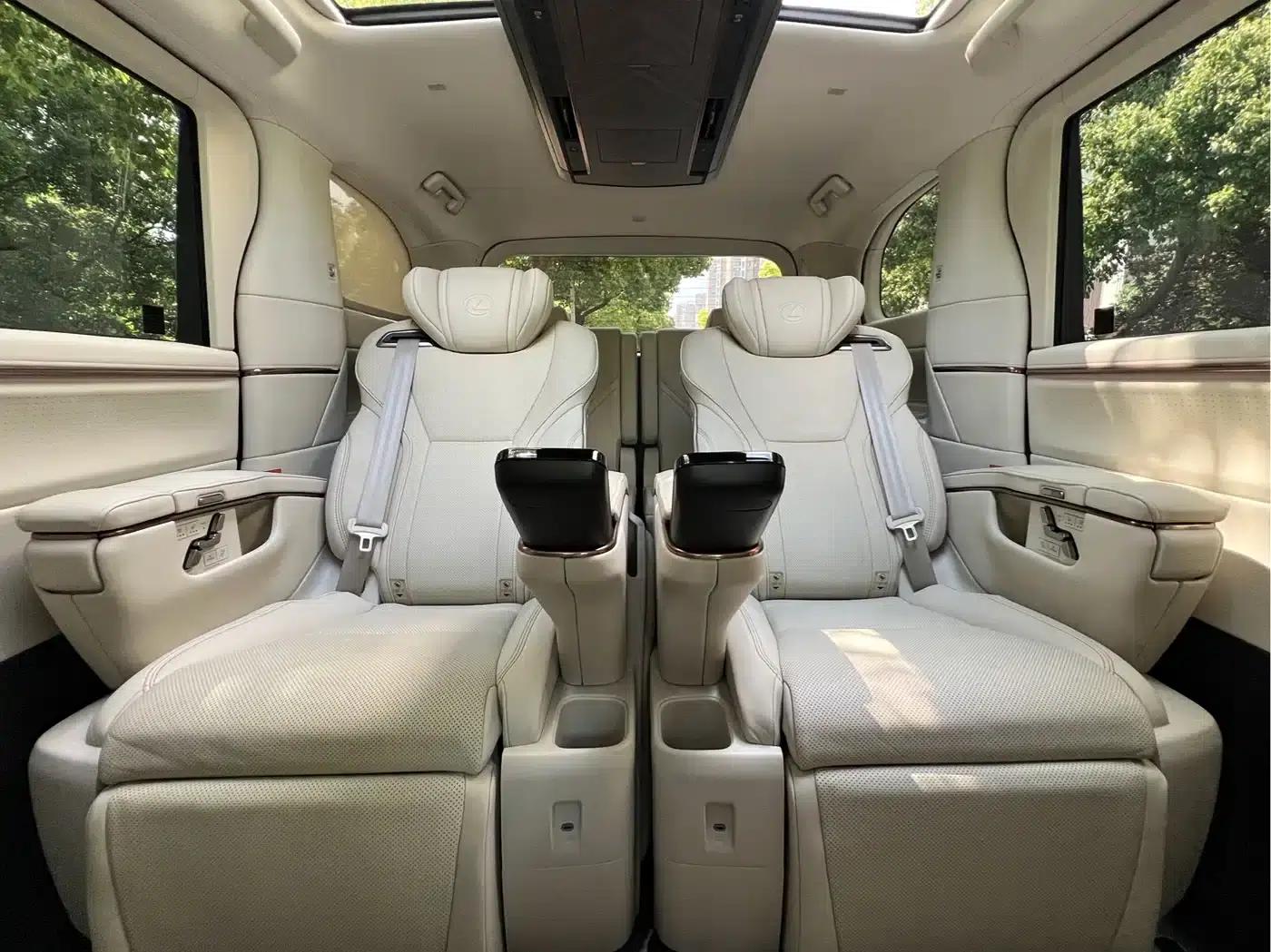 Lexus LM 2023 500h Six-Seat Premium Edition — миниатюра 5