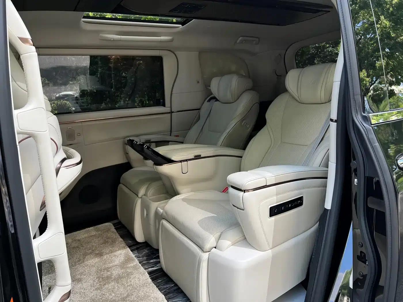 Lexus LM 2023 500h Six-Seat Premium Edition — миниатюра 7