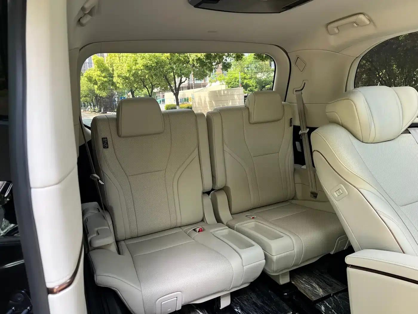Lexus LM 2023 500h Six-Seat Premium Edition — миниатюра 10