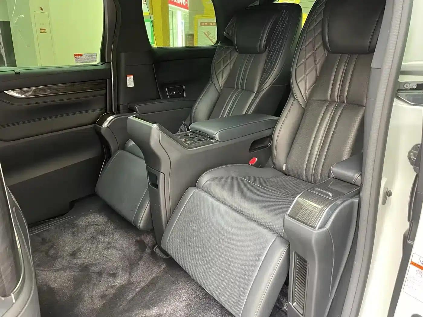 Lexus LM 2020 300h Four-Seat Executive Edition — миниатюра 5