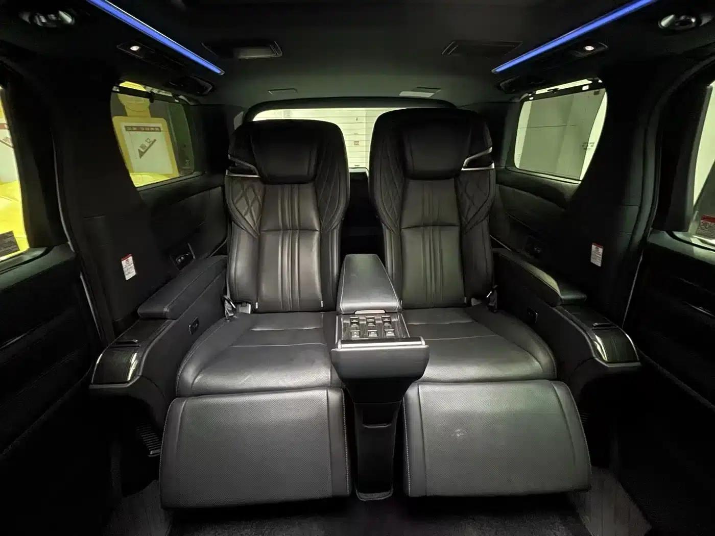 Lexus LM 2020 300h Four-Seat Executive Edition — миниатюра 7