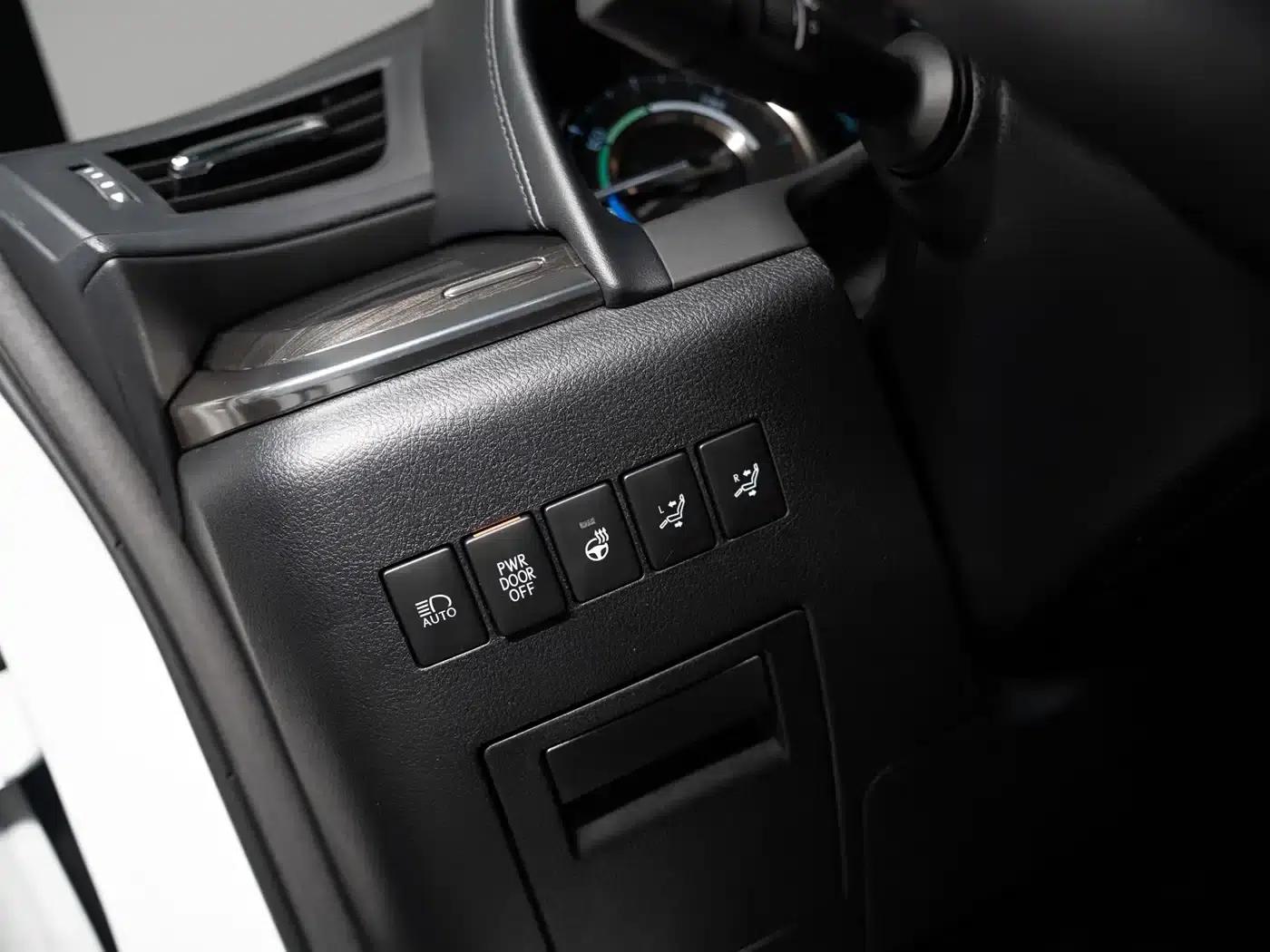 Lexus LM 2020 300h Four-Seat Executive Edition — миниатюра 21