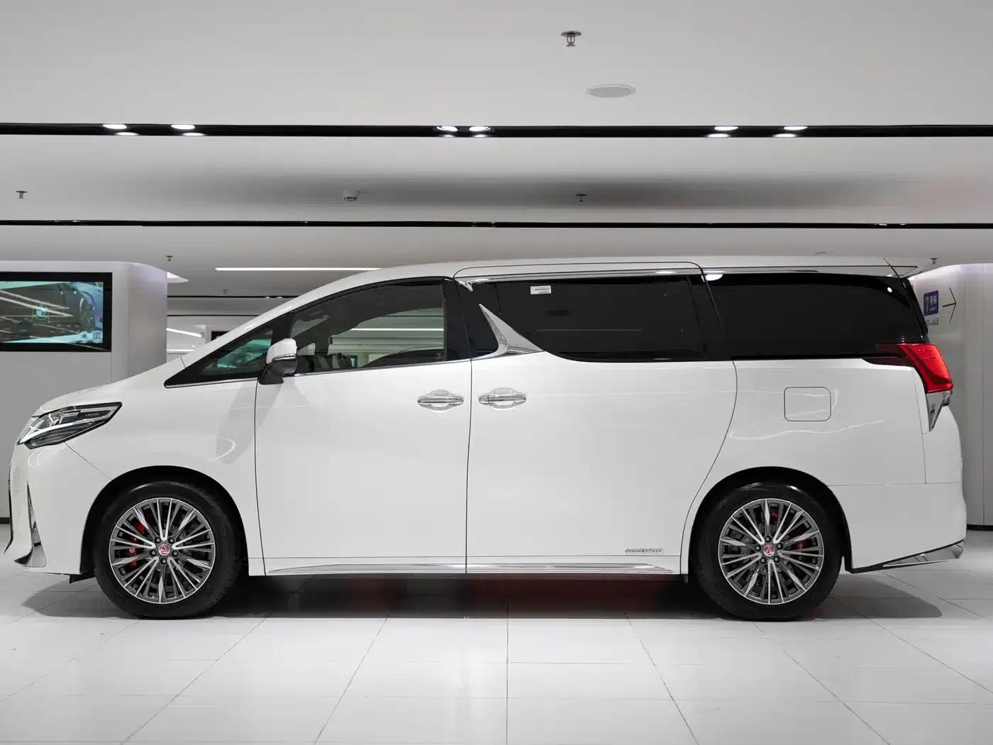 Lexus LM 2020 300h Four-Seat Executive Edition — миниатюра 4