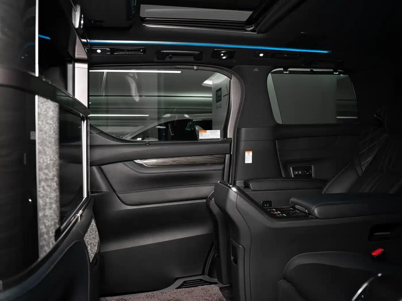 Lexus LM 2020 300h Four-Seat Executive Edition — миниатюра 34