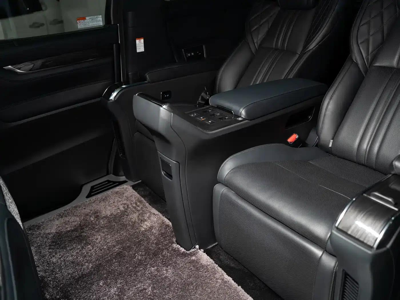 Lexus LM 2020 300h Four-Seat Executive Edition — миниатюра 35