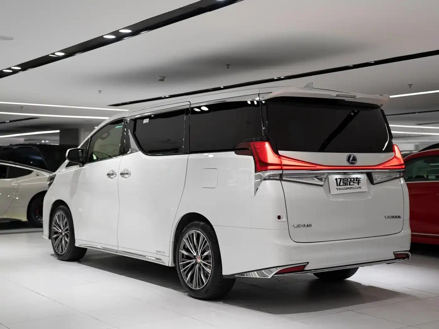 Lexus LM 2020 300h Four-Seat Executive Edition — миниатюра 5