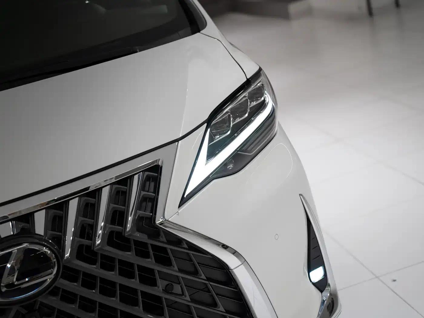 Lexus LM 2020 300h Four-Seat Executive Edition — миниатюра 7