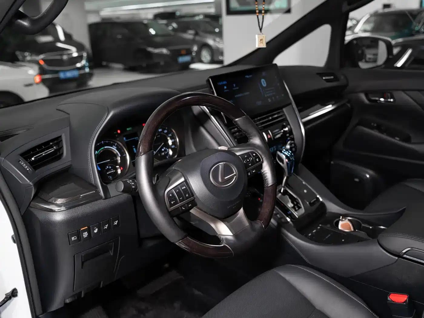 Lexus LM 2020 300h Four-Seat Executive Edition — миниатюра 10