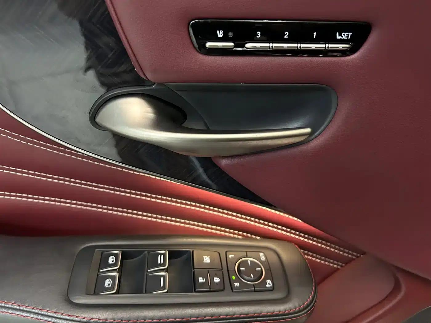 Lexus LS 2018 500h Executive Edition (China V emission standard) — миниатюра 9