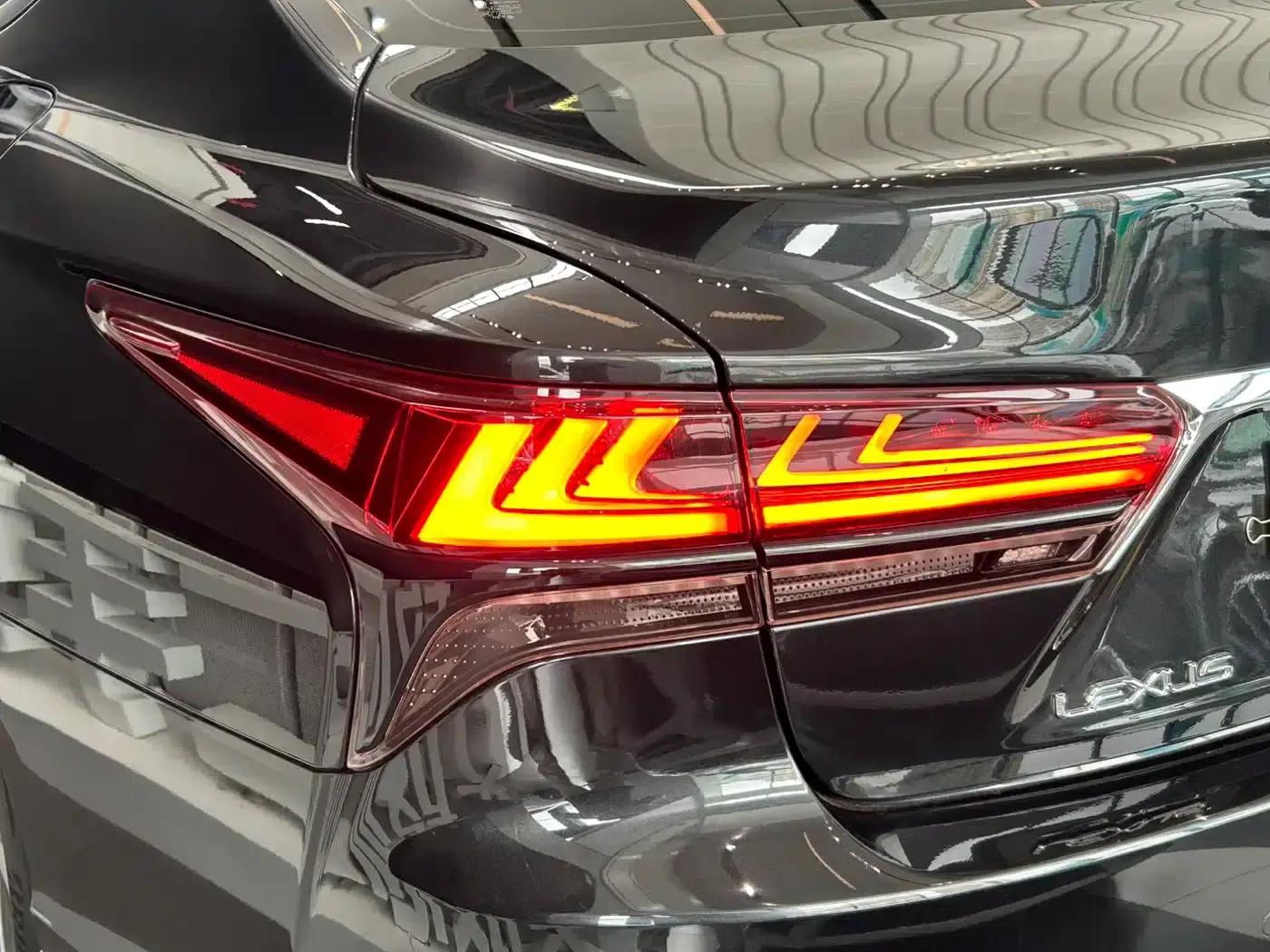 Lexus LS 2021 500h Premium Edition — миниатюра 20