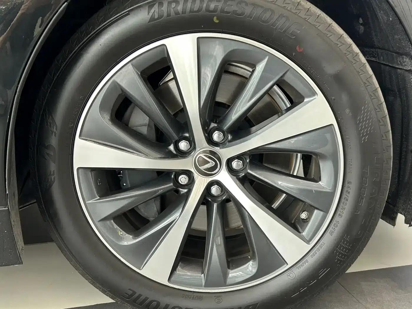 Lexus LS 2021 500h Premium Edition — миниатюра 27