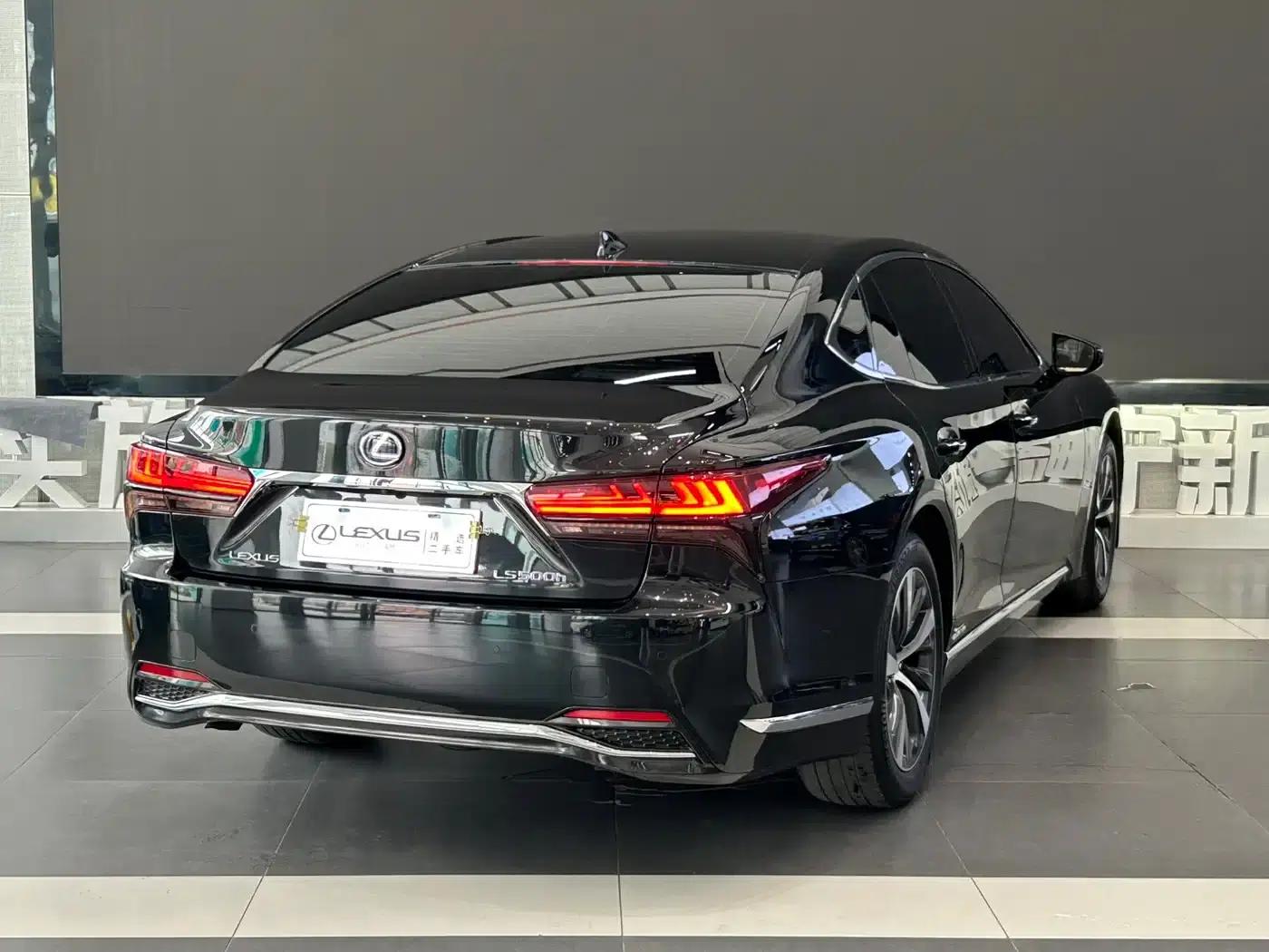Lexus LS 2021 500h Premium Edition — миниатюра 4