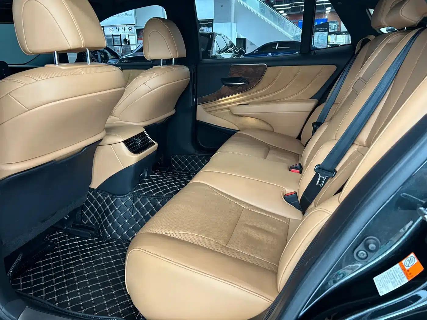 Lexus LS 2021 500h Premium Edition — миниатюра 10