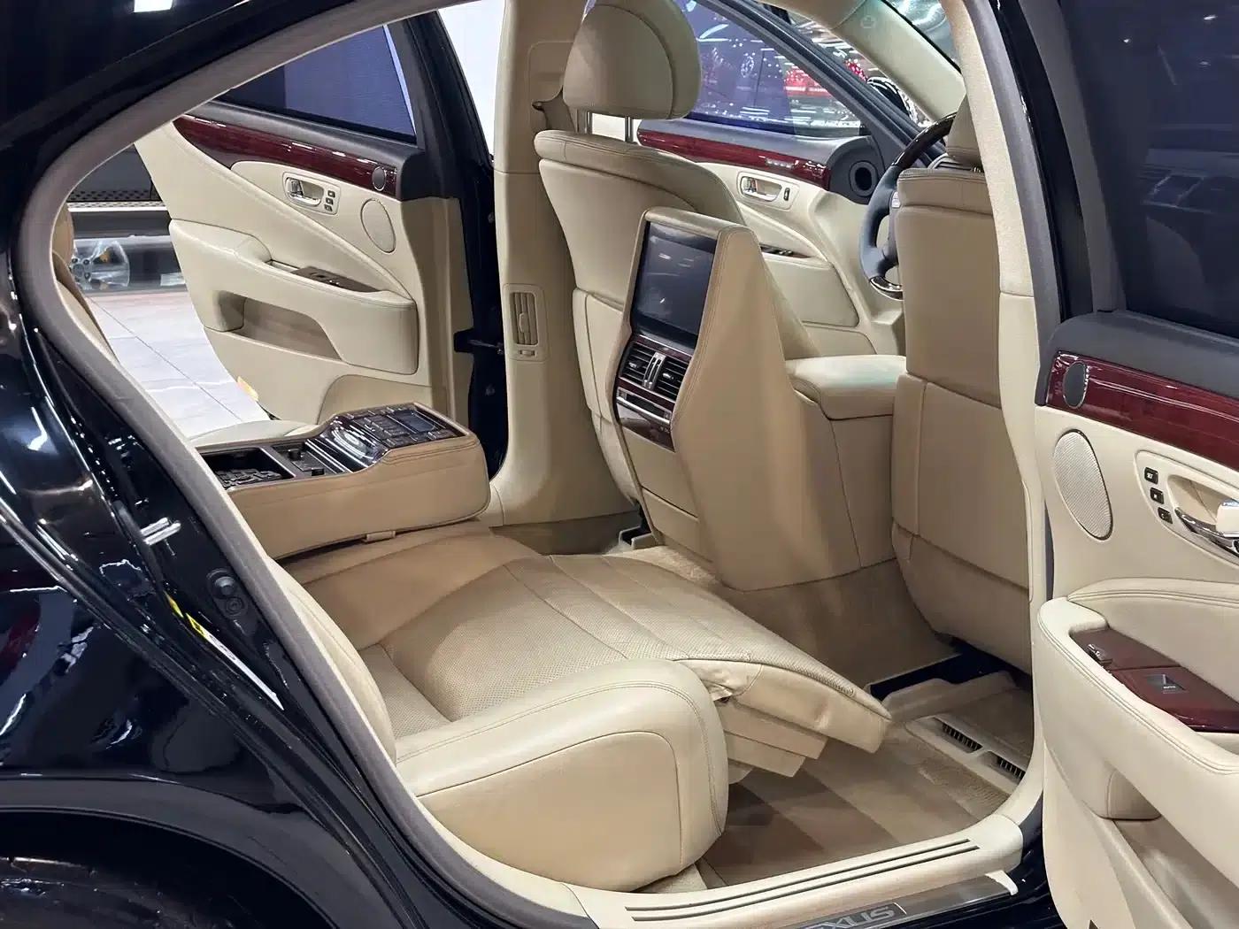 Lexus LS 2010 460L Premium Edition — миниатюра 11